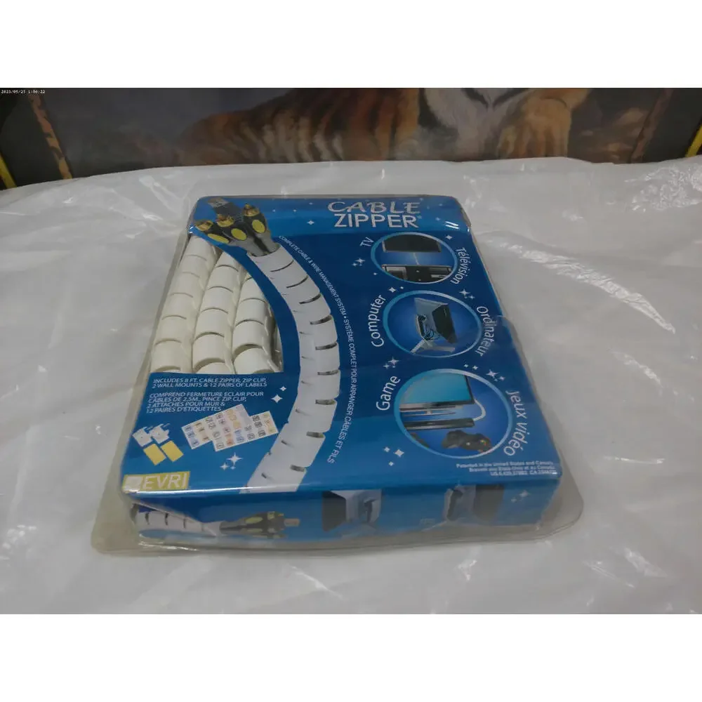 EVRI Cable Zipper White Cable Management Sleeve.